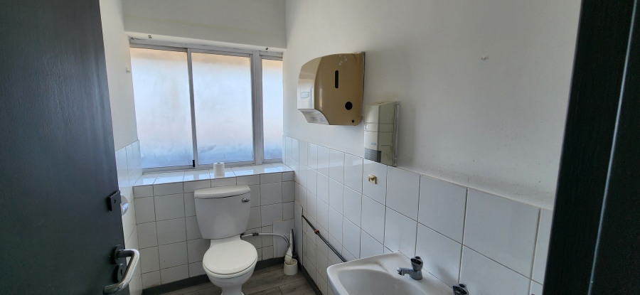 To Let Commercial Property for Rent in Montague Gardens Western Cape
